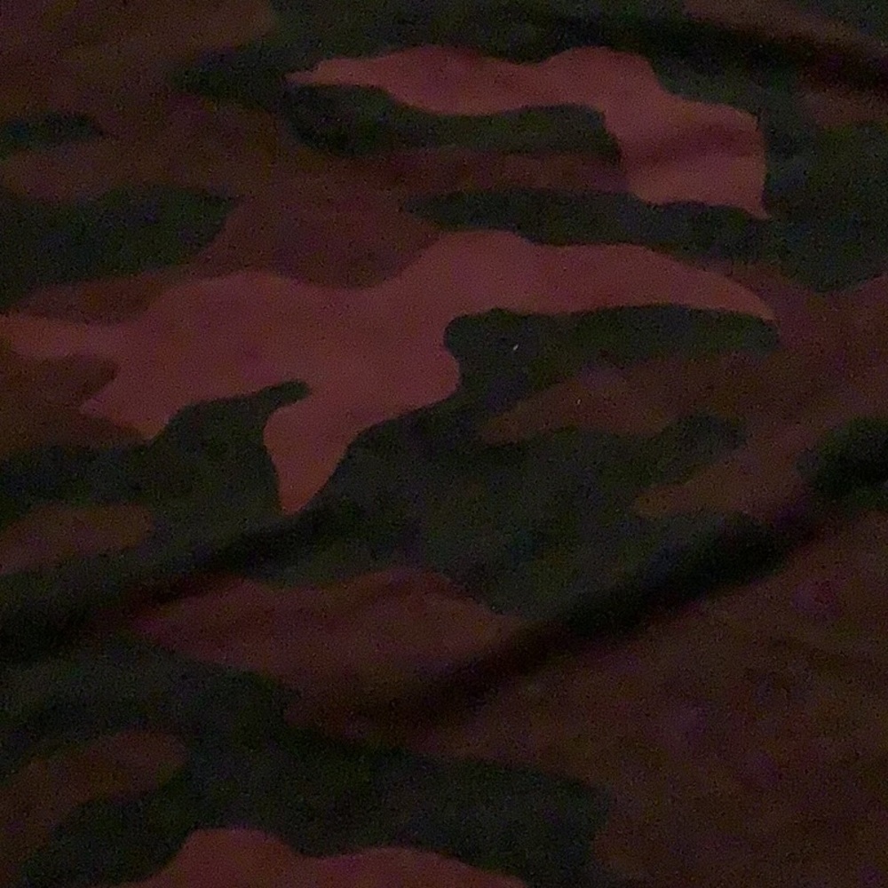 Pink shirt size small. - Picture 6 of 6